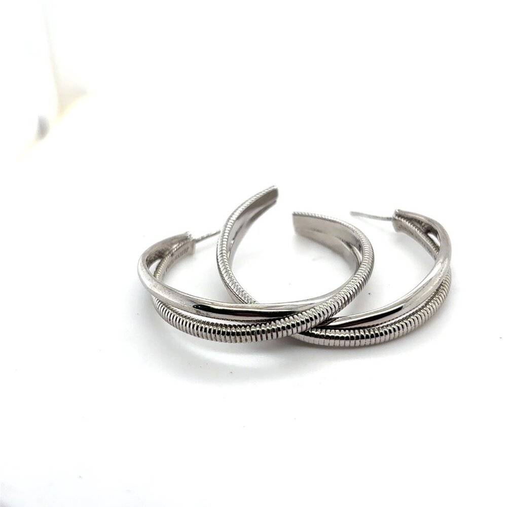 Earings - Picture 2 of 3